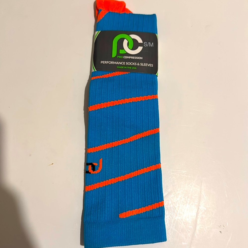 NWT- Pro Compression Performance Socks-Size S/M
